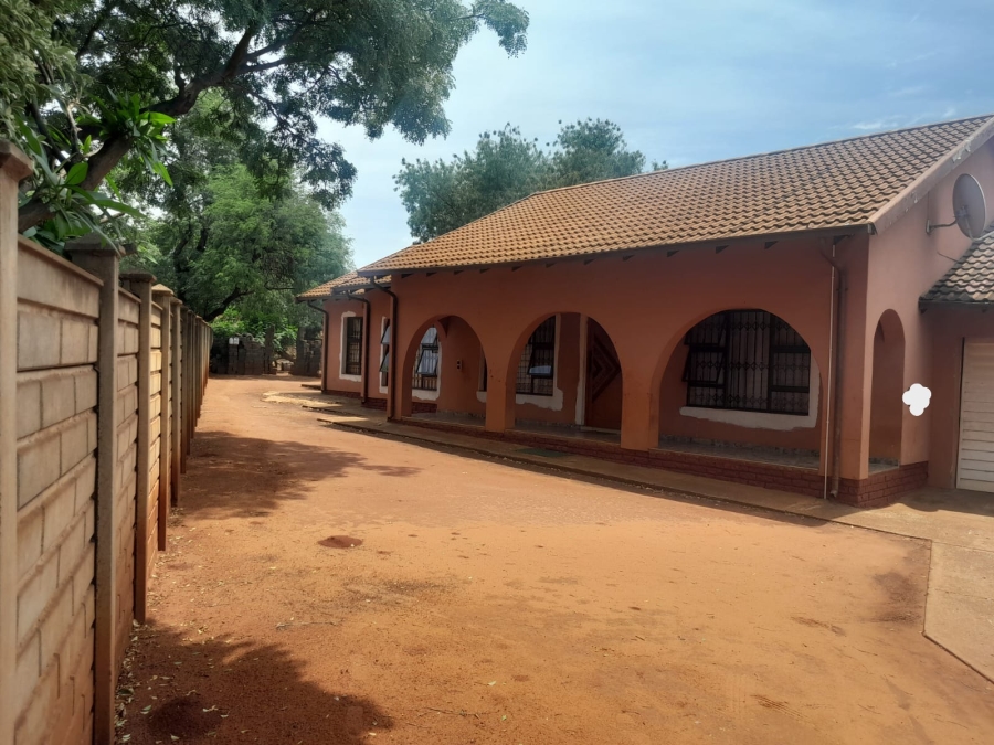 3 Bedroom Property for Sale in Geelhoutpark North West